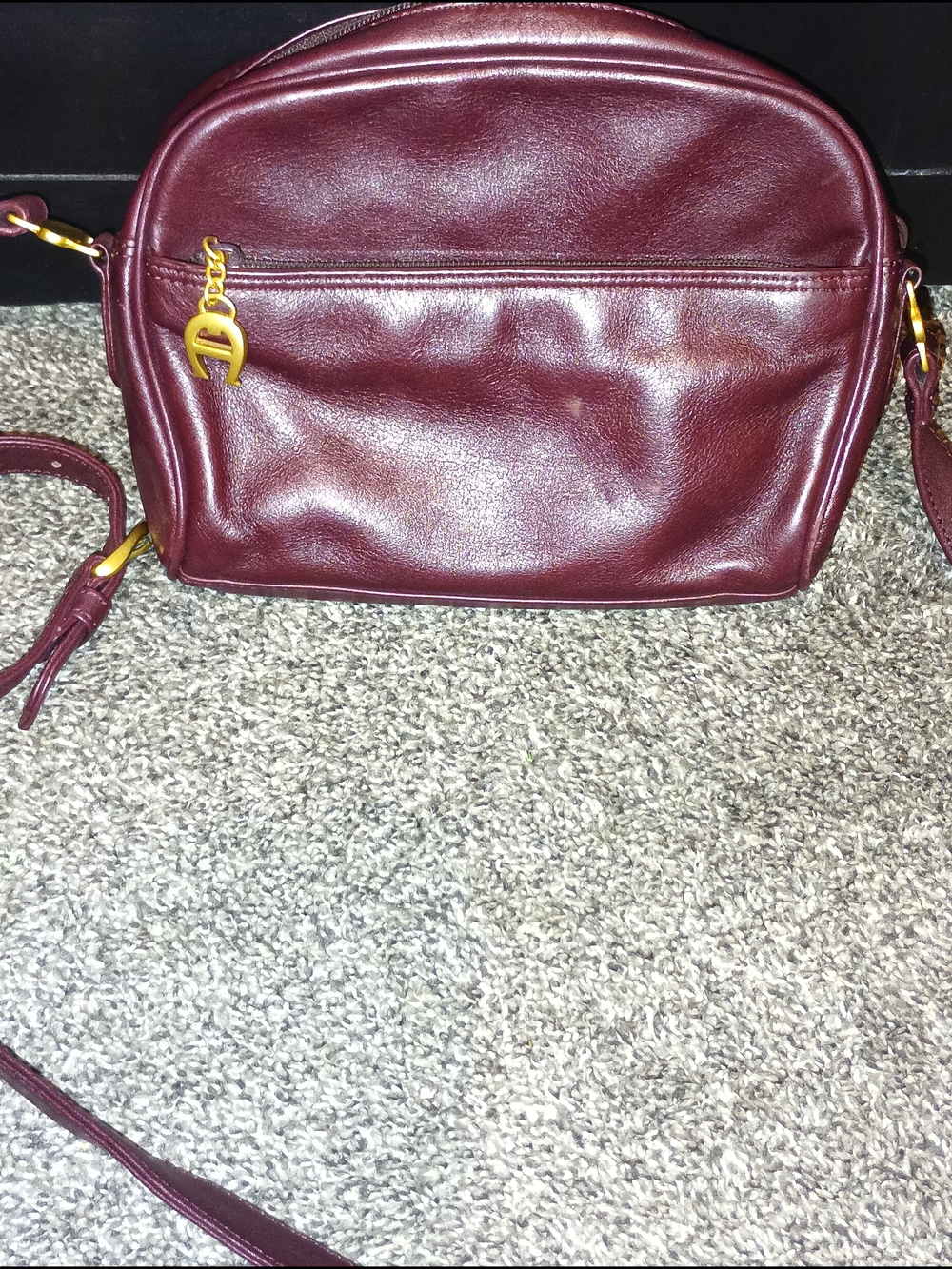 Vintage Etienne Aigner burgundy leather crossbody bag**
